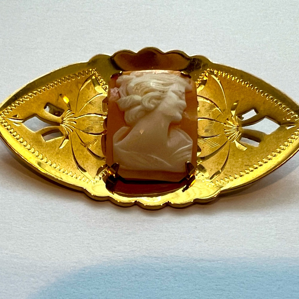 Antique Victoria Gold pin marked 12K, GF, PPC.